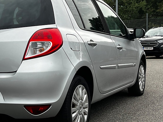 Renault Clio 19 of 20