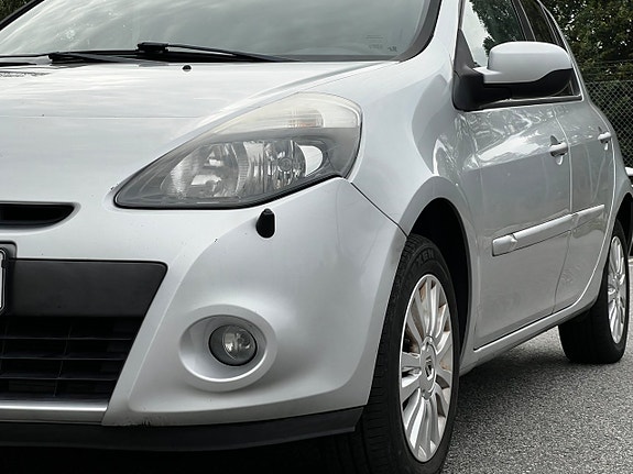 Renault Clio 16 of 20