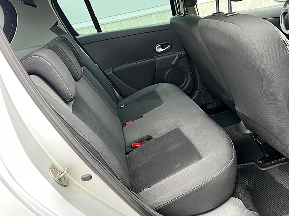 Renault Clio 12 of 20