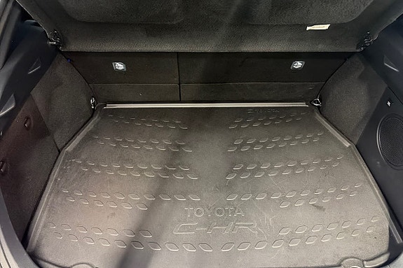 Toyota C-HR 9 of 14