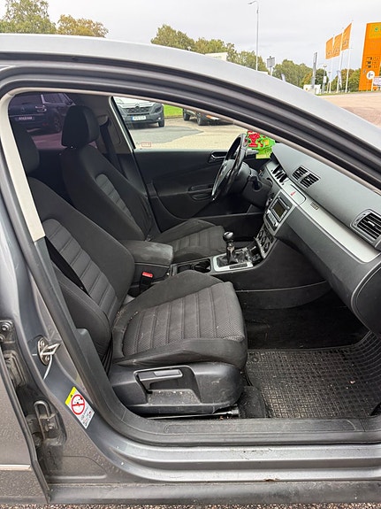 Volkswagen Passat 6 of 11