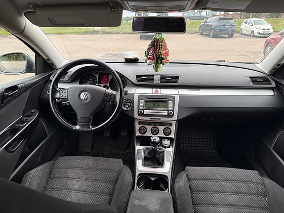 Volkswagen Passat 11 of 11