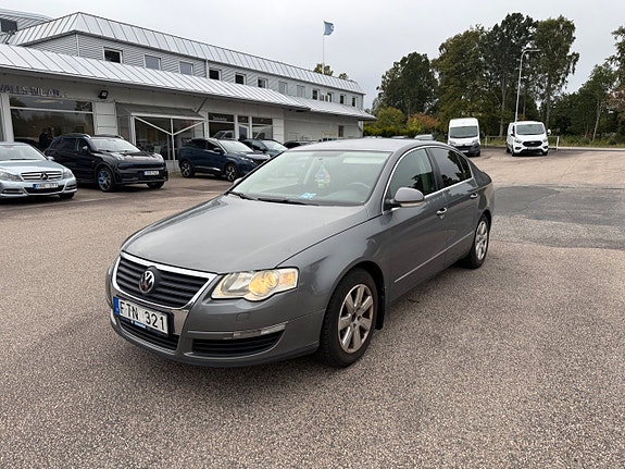 Volkswagen Passat 2 of 11