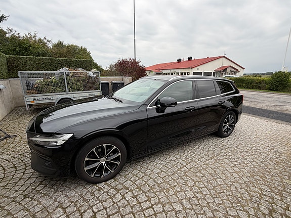 Volvo V60 2 of 12