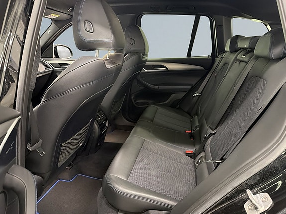 BMW X3 13 of 18