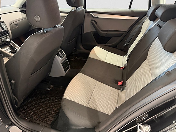 Skoda Octavia 10 of 18
