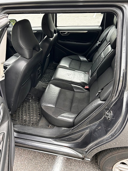 Volvo V70 5 of 7
