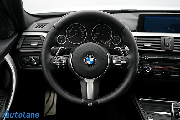 BMW 328i 18 of 30