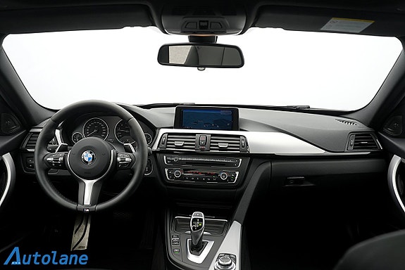 BMW 328i 19 of 30