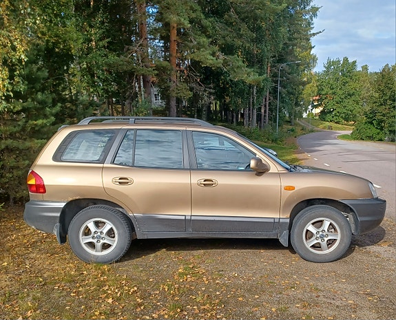 Hyundai Santa Fe 4 of 13