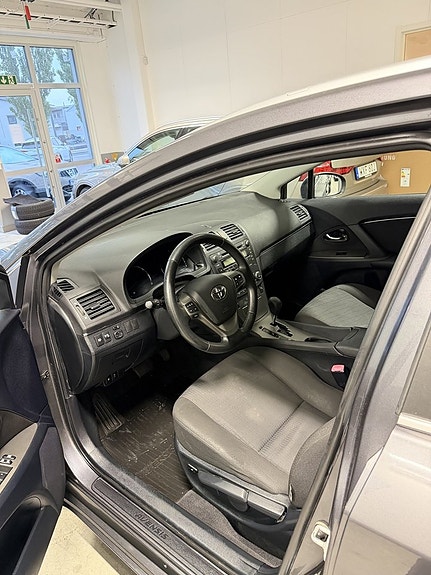 Toyota Avensis 15 of 21
