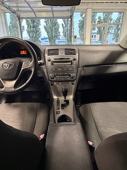 Toyota Avensis 9 of 21