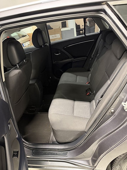 Toyota Avensis 19 of 21