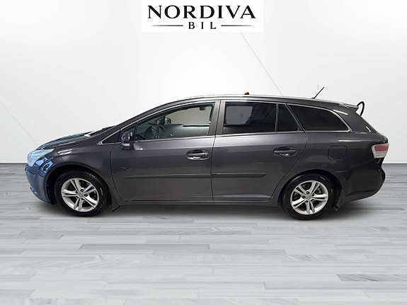 Toyota Avensis 8 of 21