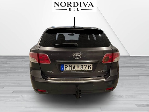 Toyota Avensis 6 of 21