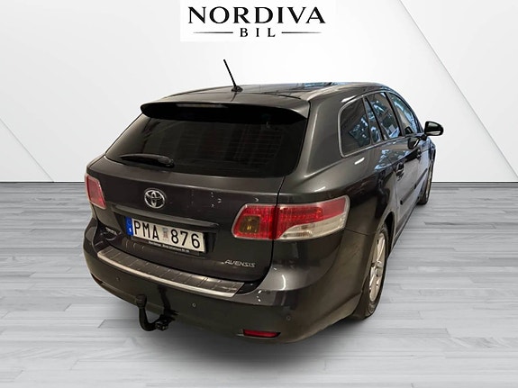 Toyota Avensis 5 of 21