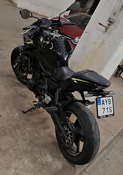 Kawasaki Z650 3 of 5
