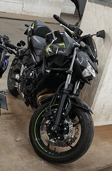 Kawasaki Z650 2 of 5
