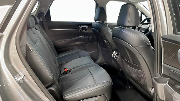 Kia Sorento 5 of 13