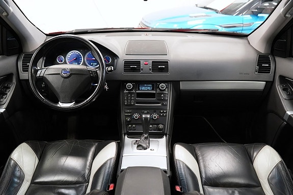 Volvo XC90 18 of 26