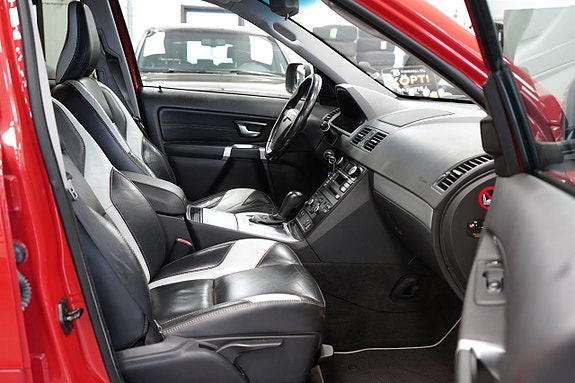 Volvo XC90 14 of 26