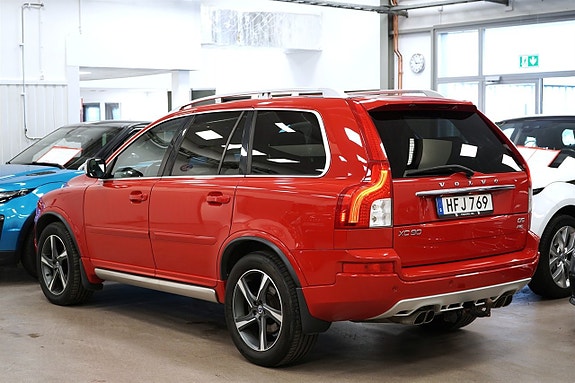 Volvo XC90 3 of 26