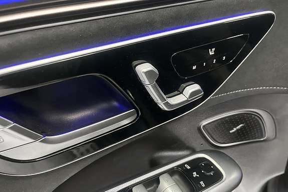 Mercedes-Benz EQE SUV 15 of 16