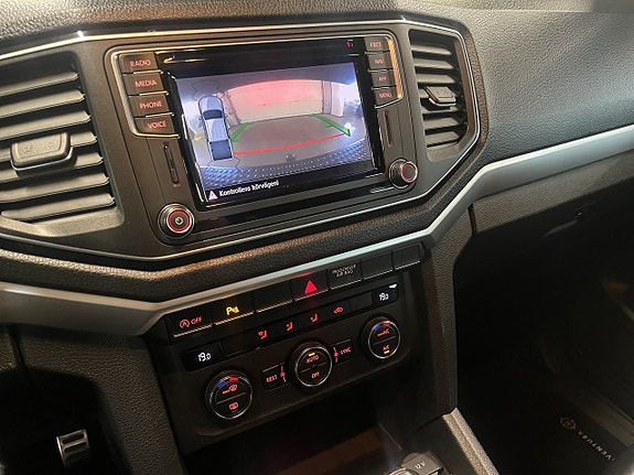 Volkswagen Amarok 16 of 26