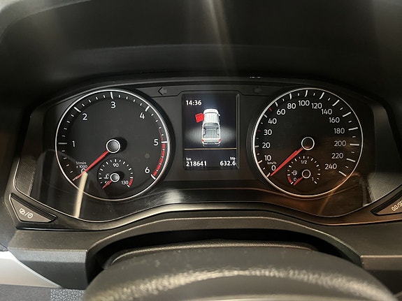 Volkswagen Amarok 11 of 26