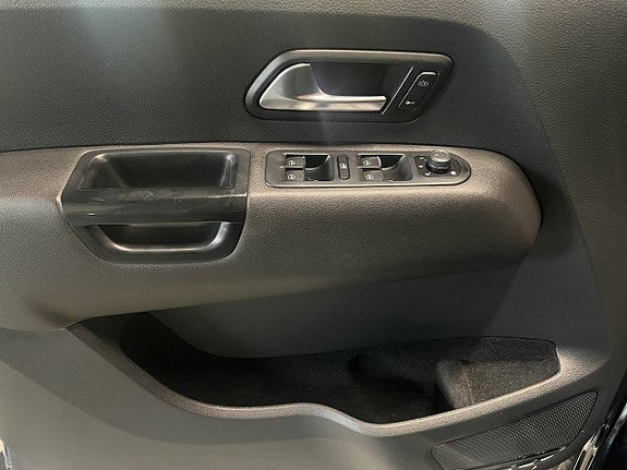 Volkswagen Amarok 12 of 26