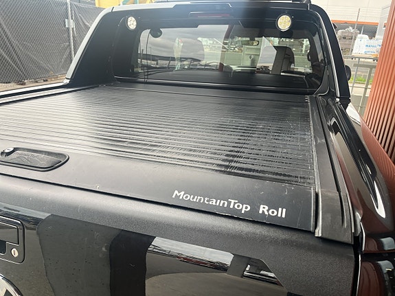 Volkswagen Amarok 25 of 26
