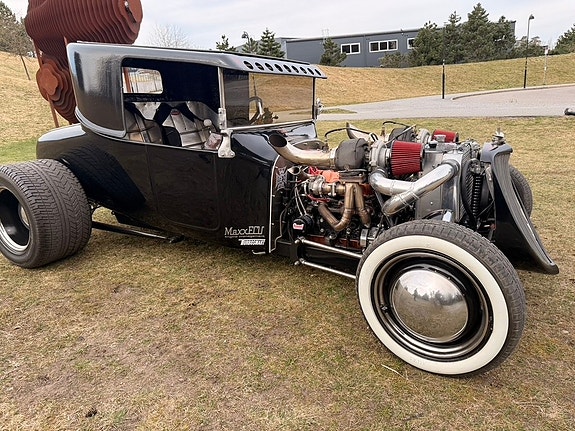 Ford Model T 9 of 17