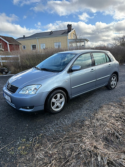 Toyota Corolla 5 of 12