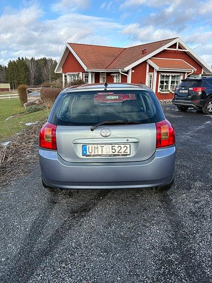Toyota Corolla 2 of 12
