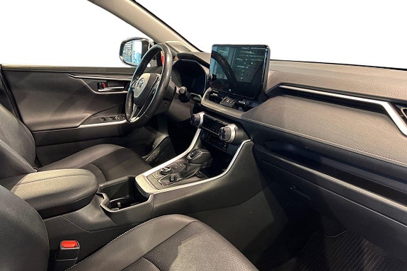 Toyota RAV4 7 of 21