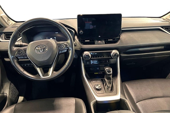 Toyota RAV4 10 of 21