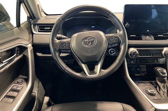 Toyota RAV4 11 of 21
