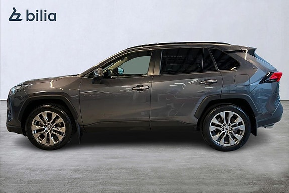 Toyota RAV4 3 of 21