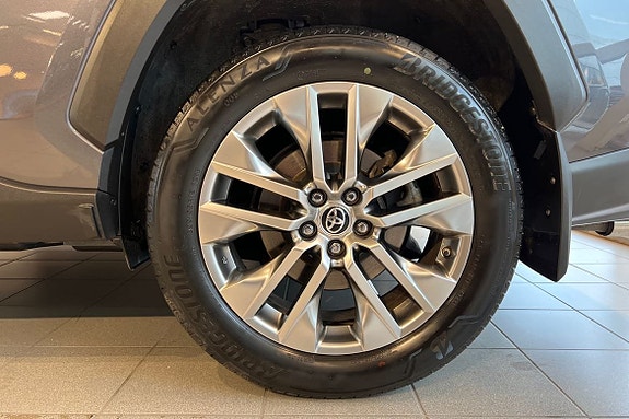 Toyota RAV4 17 of 21