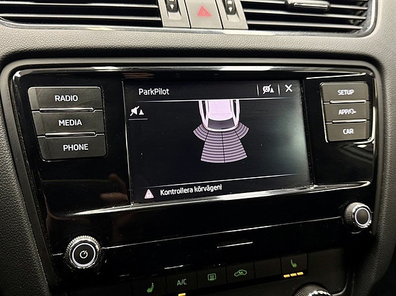 Skoda Octavia 14 of 16
