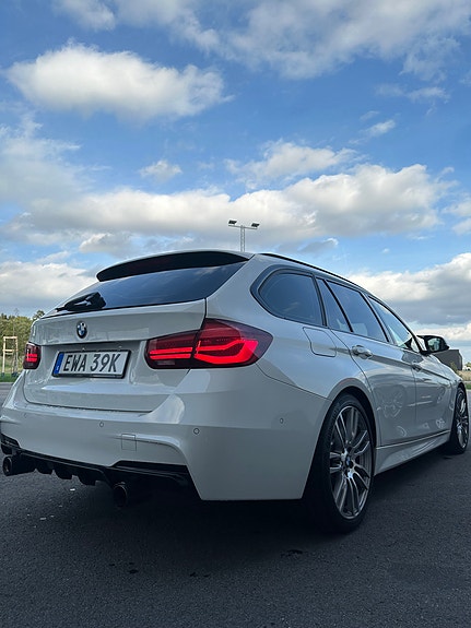 BMW 340i 2 of 10