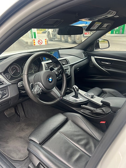 BMW 340i 6 of 10