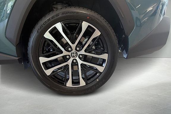 Toyota RAV4 10 of 12