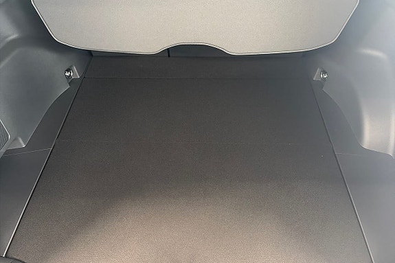 Toyota RAV4 8 of 12