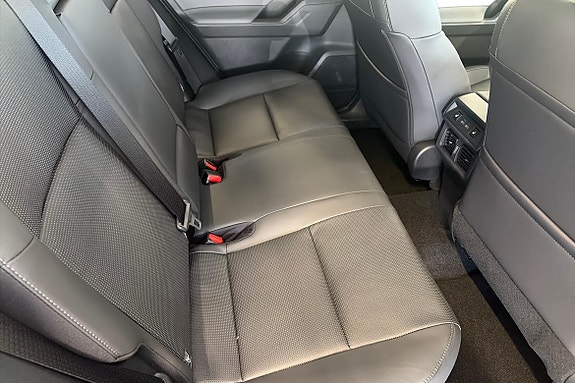 Toyota RAV4 12 of 12
