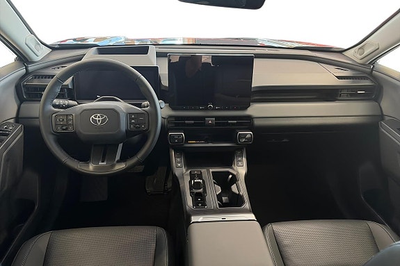 Toyota RAV4 7 of 12