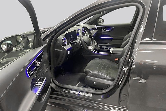 Mercedes-Benz C300 8 of 14