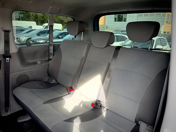 Hyundai H-1 9 of 11