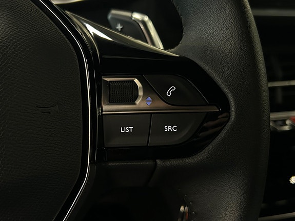 Peugeot 2008 27 of 30