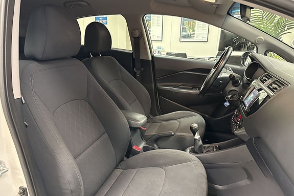 Kia Rio 7 of 19
